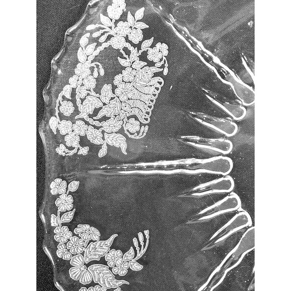 New Martinsville Meadow Wreath 11.5" Etched Crystal Cake Plate circa 1926-1944 - Picture 2 of 5